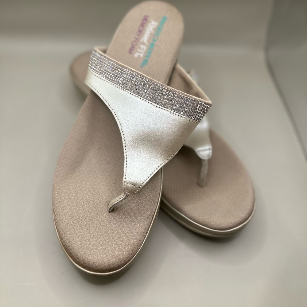Skechers Women's Palm Springs Windsor Flip Flop. Color: Champagne. Size 9